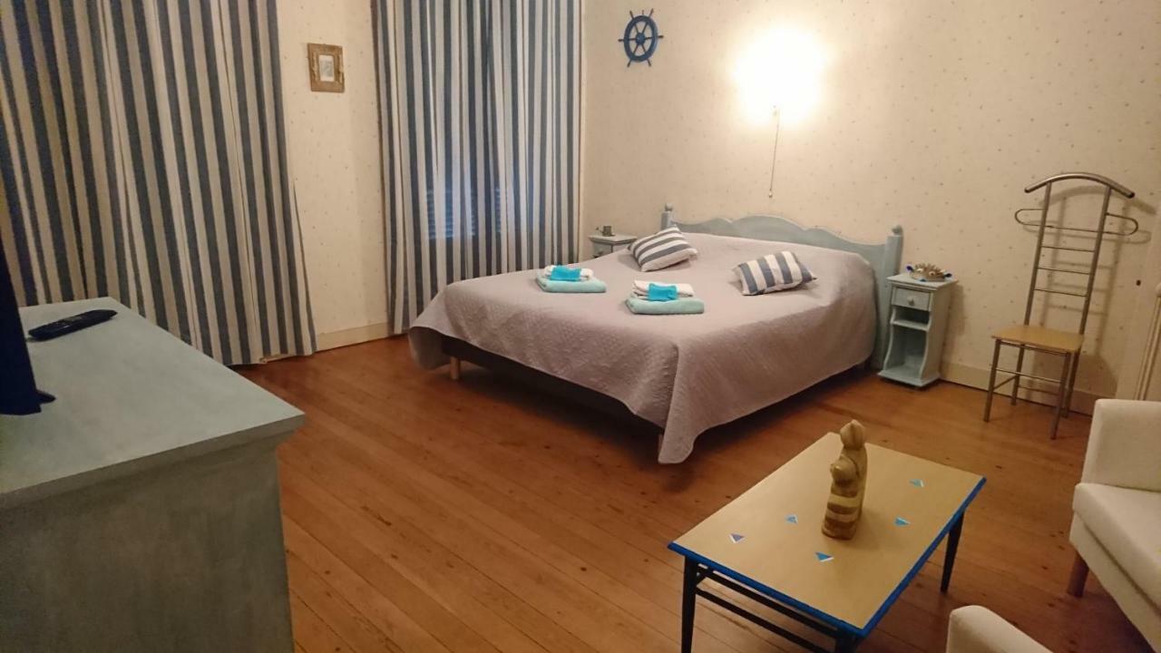 Joyeux Reveil Bed & Breakfast Courseulles-sur-Mer Exterior photo